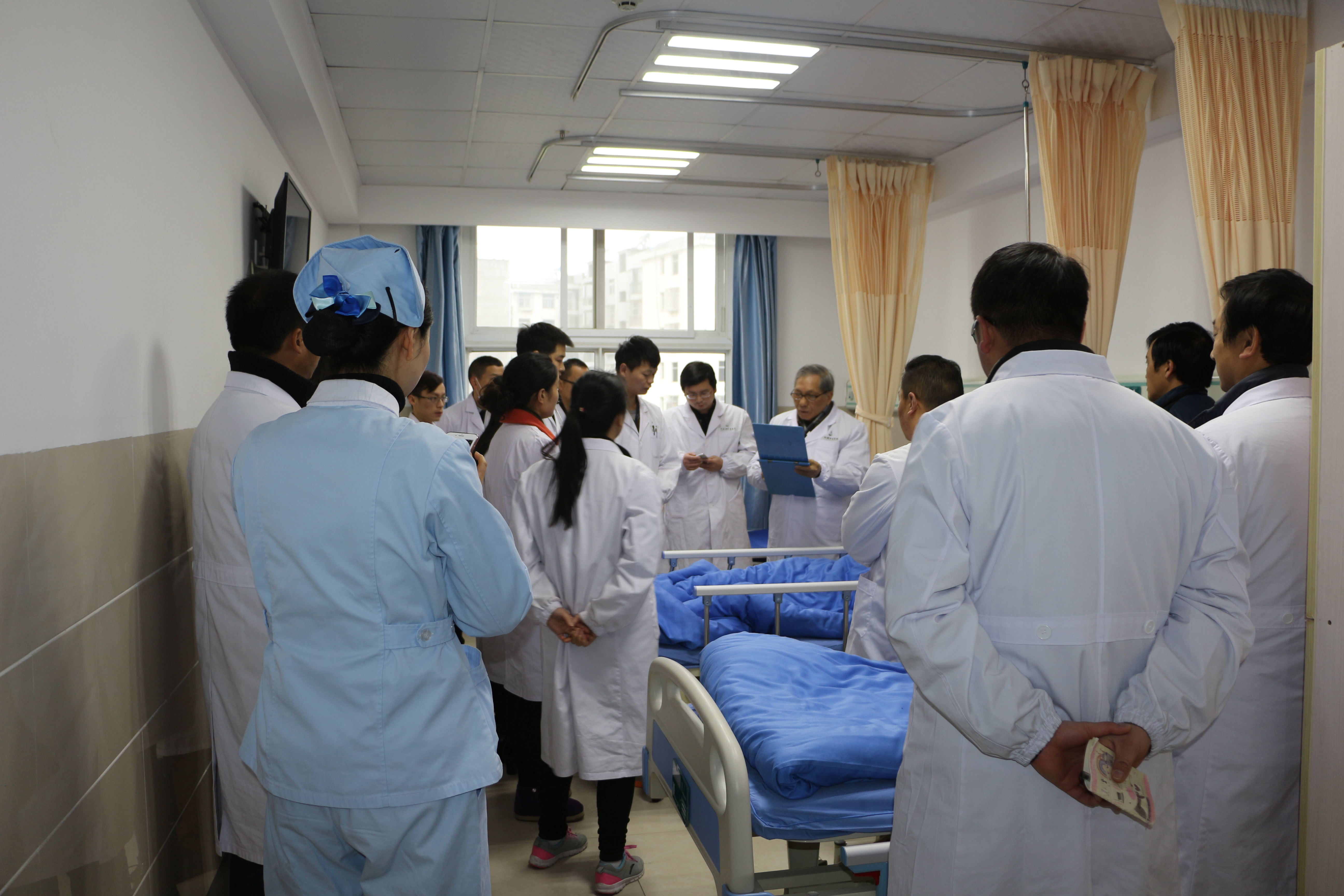 竹溪县中医院多科室开展学术交流活动