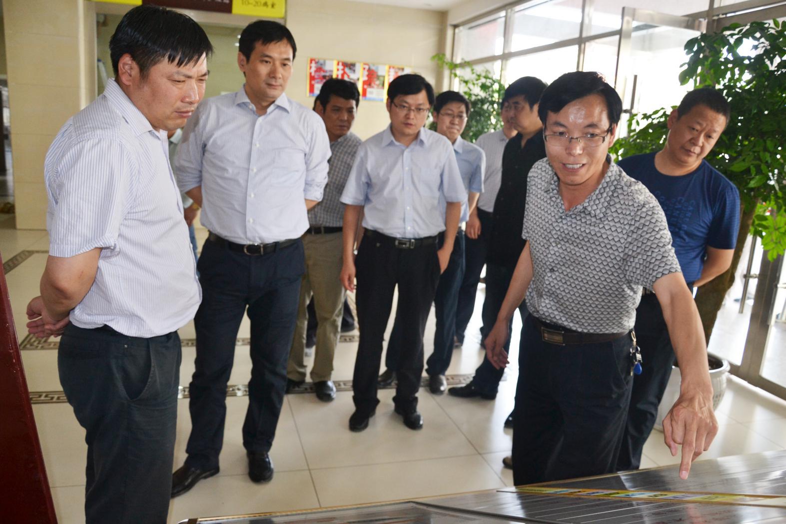 太和医院院长罗杰到县中医院考察