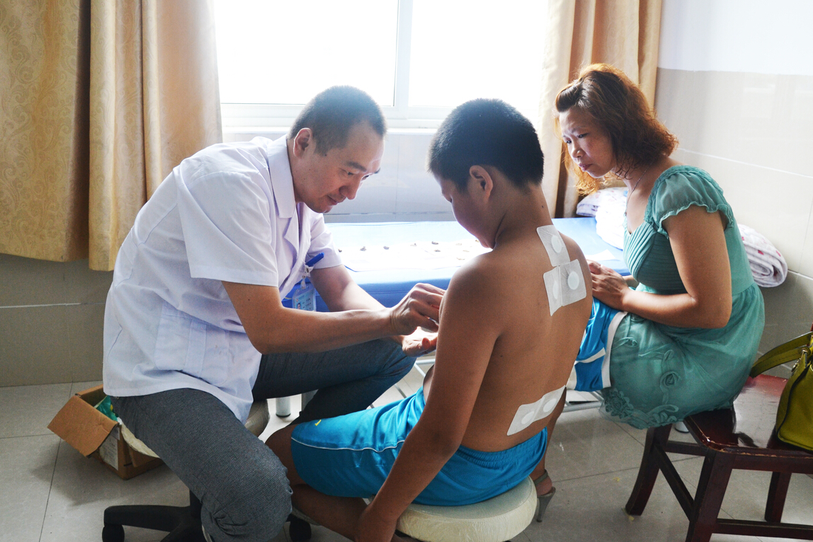 县中医院“冬病夏治”活动火起来了