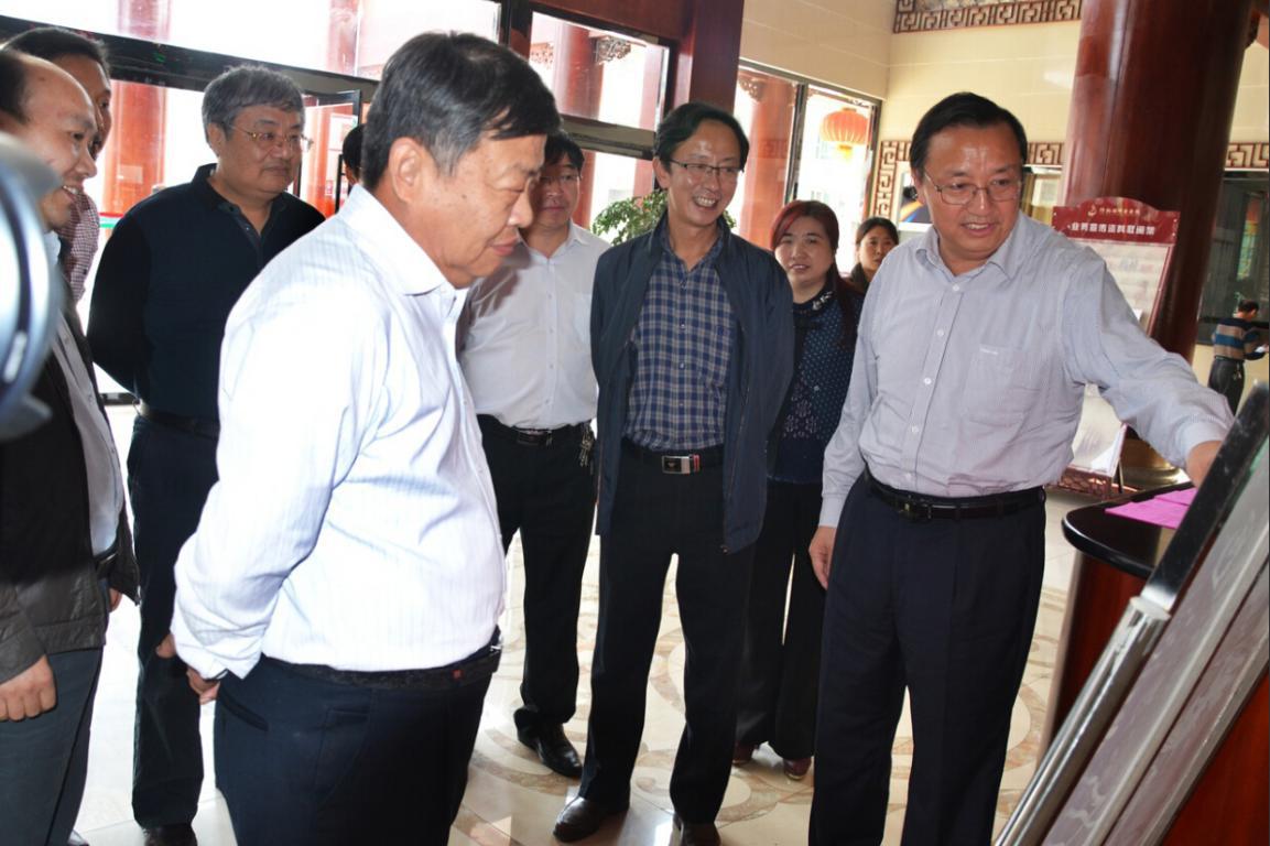 市政协到县中医院调研