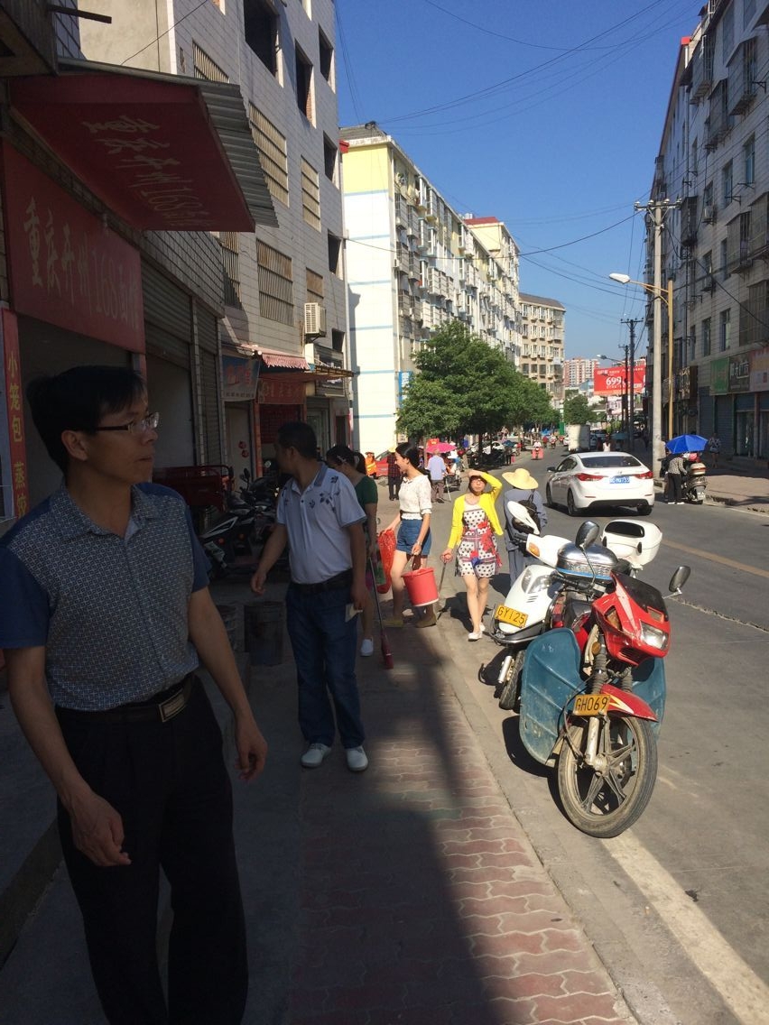 县中医院深入开展片区综合整治行动