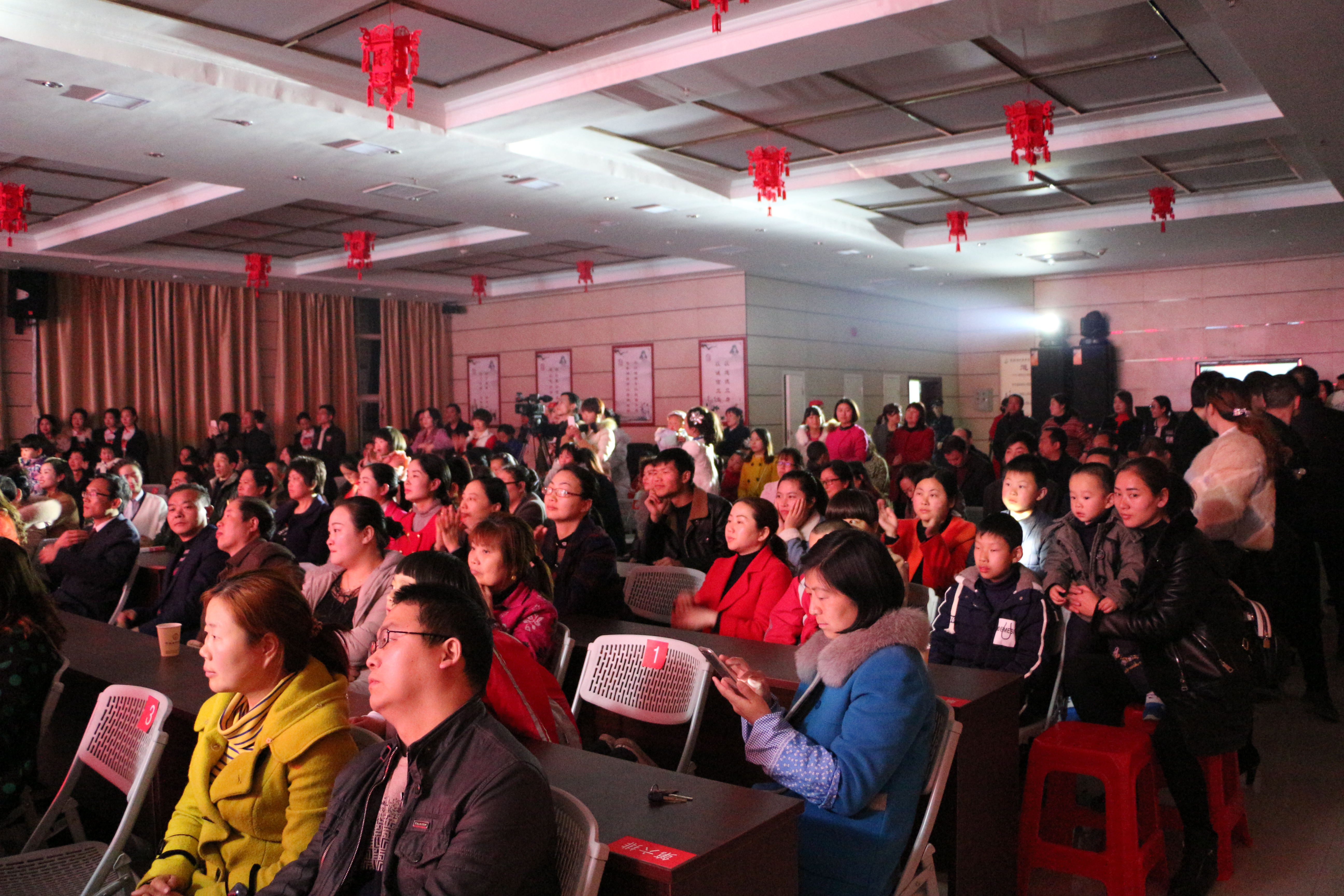 县中医院承办党群系统庆三八“巾帼颂歌”文艺联欢晚会