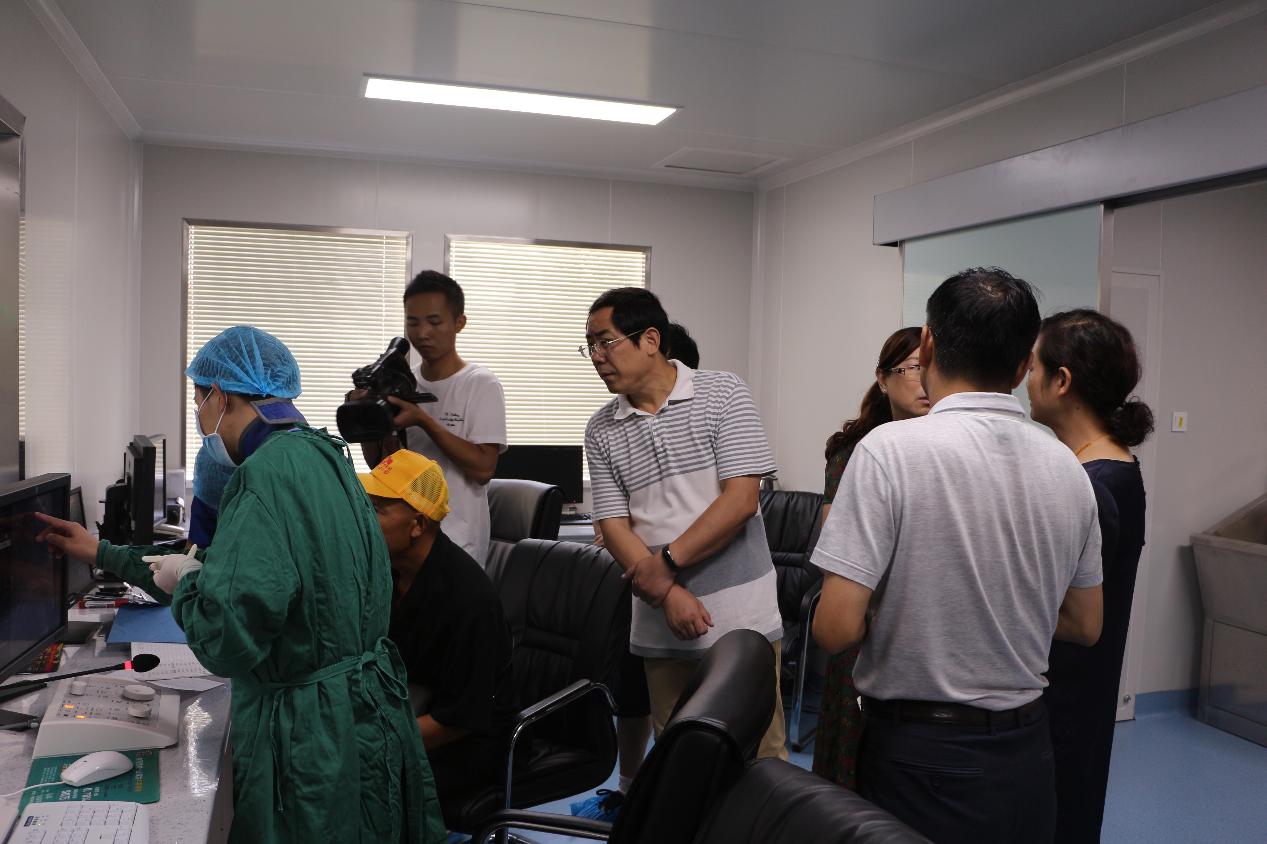 市卫计委党组书记曹博一行到县中医院调研医改工作