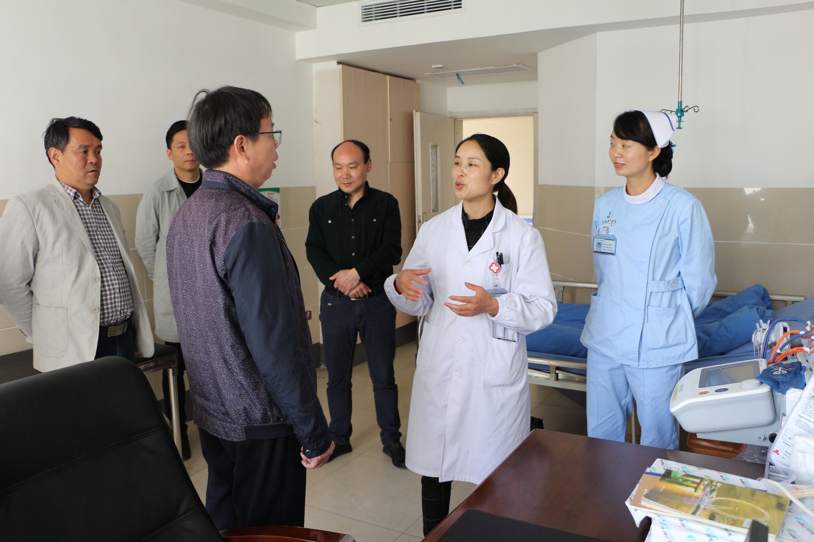 麻城市中医院院长詹建平一行来我院调研