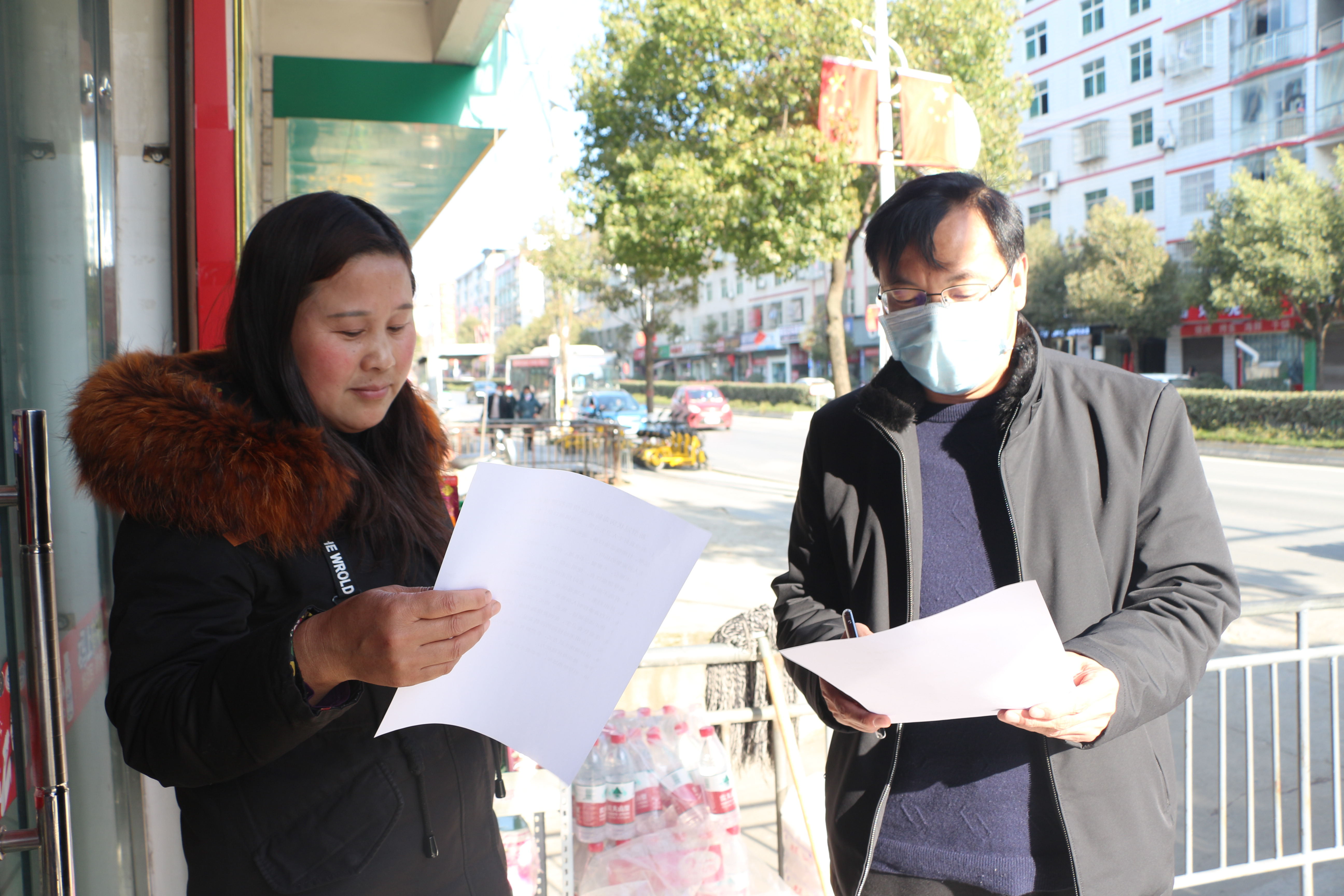 “抗疫先锋”入户  下沉互助入心