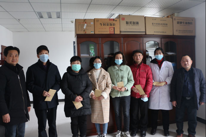 牛年将至，竹溪县中医院慰问困难职工