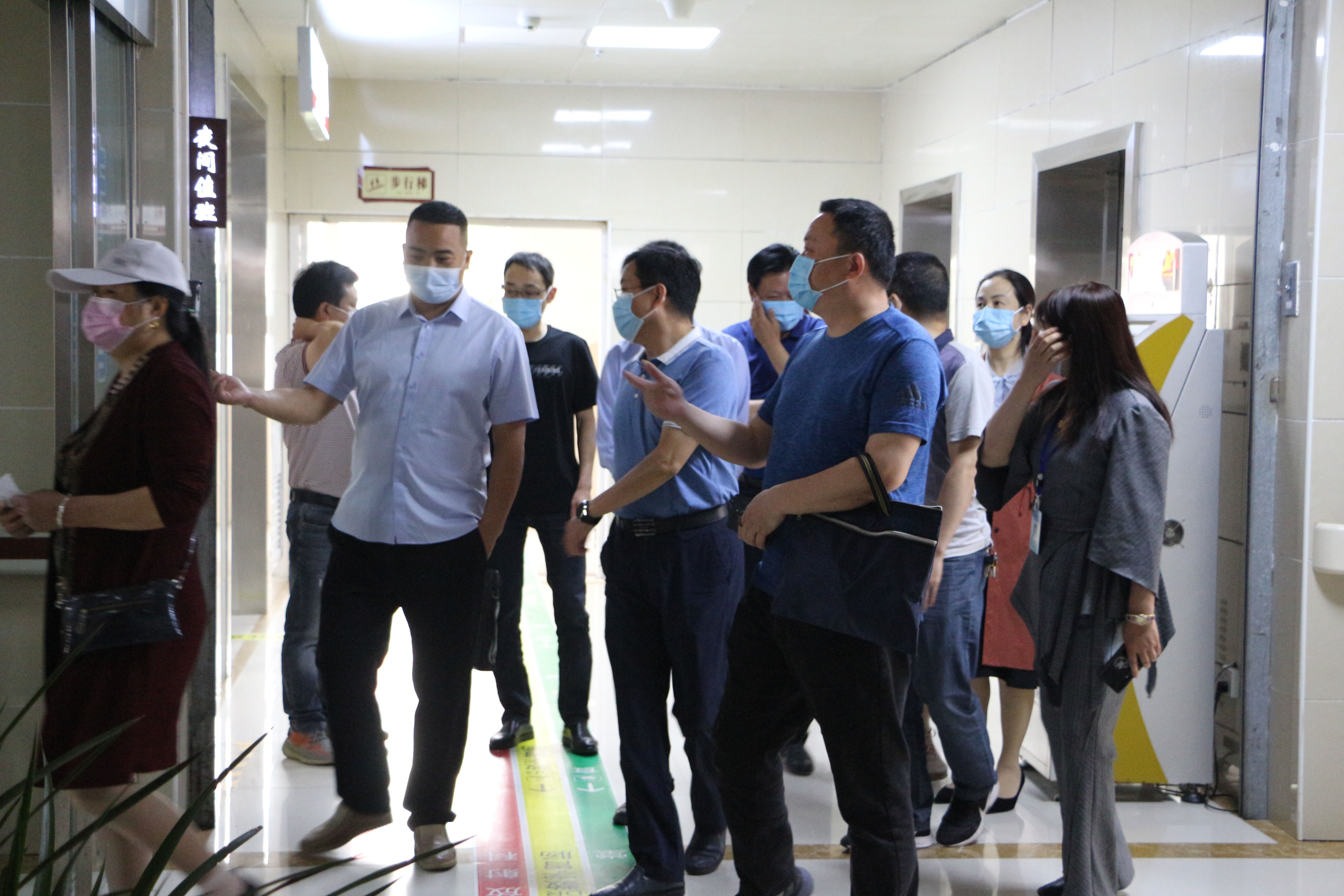 旬阳县中医院院长李举军率队来县中医院交流