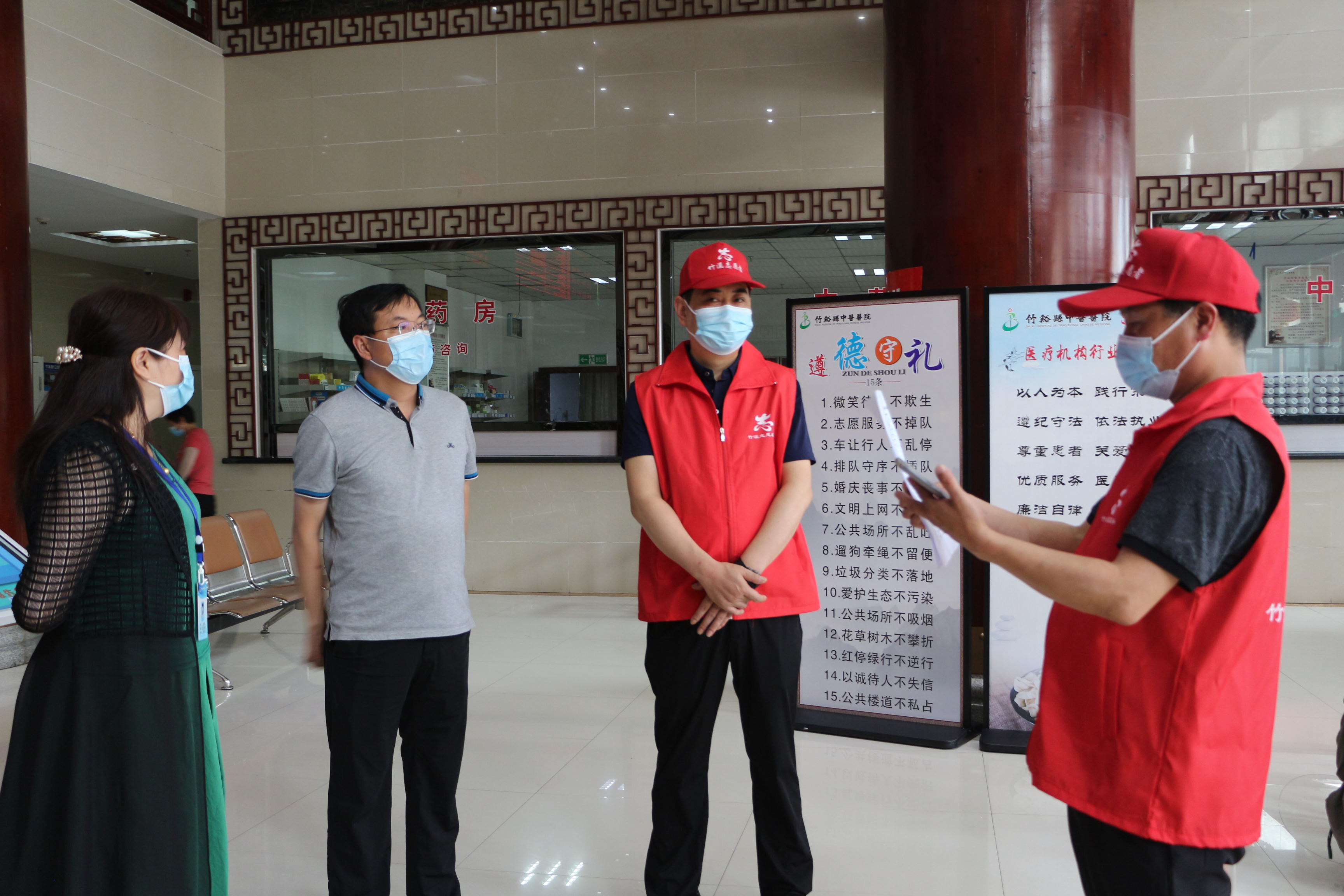 县卫健局党组书记、局长明炜带队来我院检查督导创建全国文明城工作