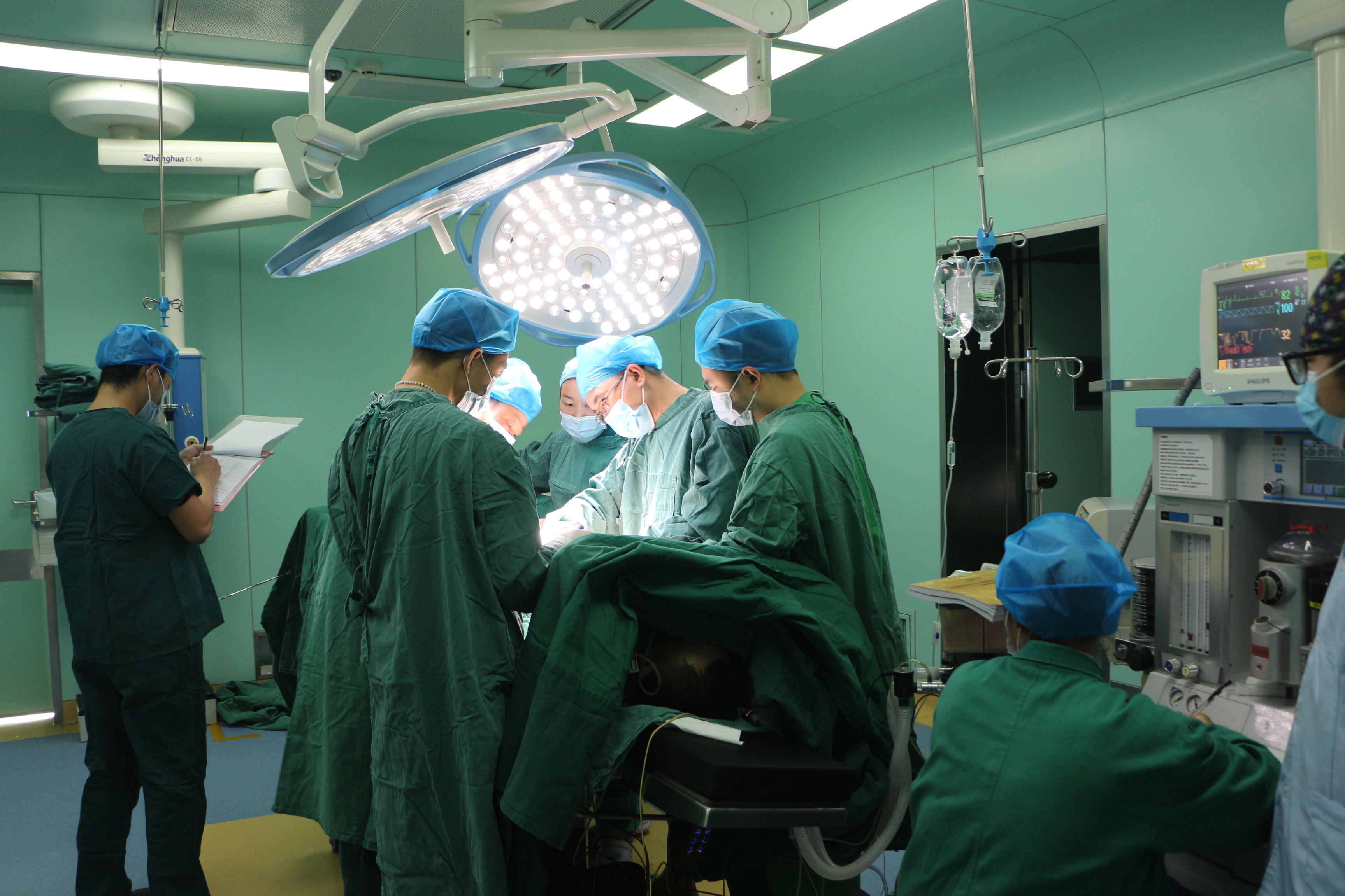 竹溪县中医院完成首例贲门癌根治术