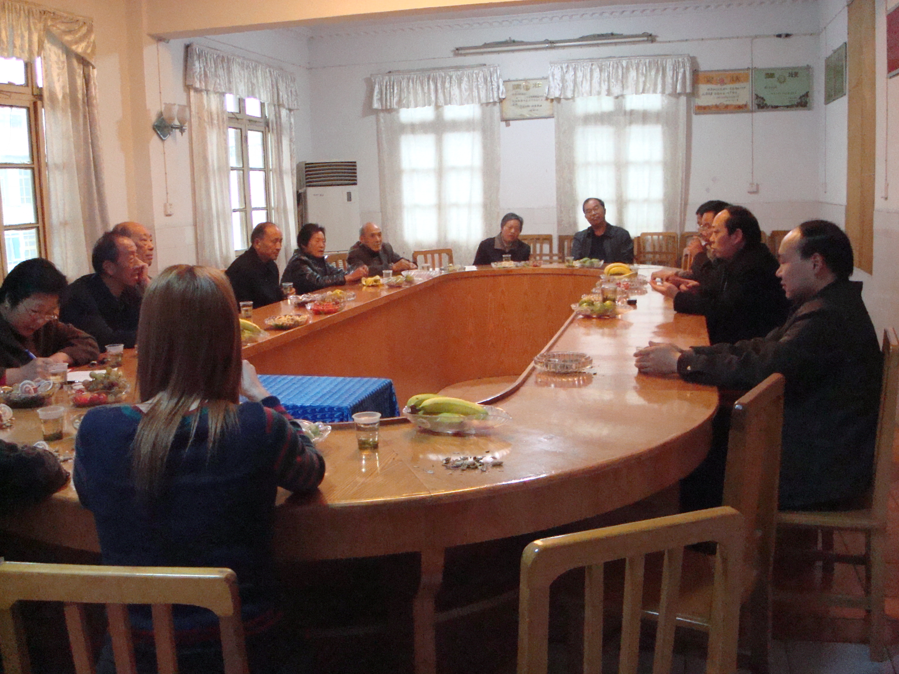 2008年10月，重阳节，退休职工座谈.JPG