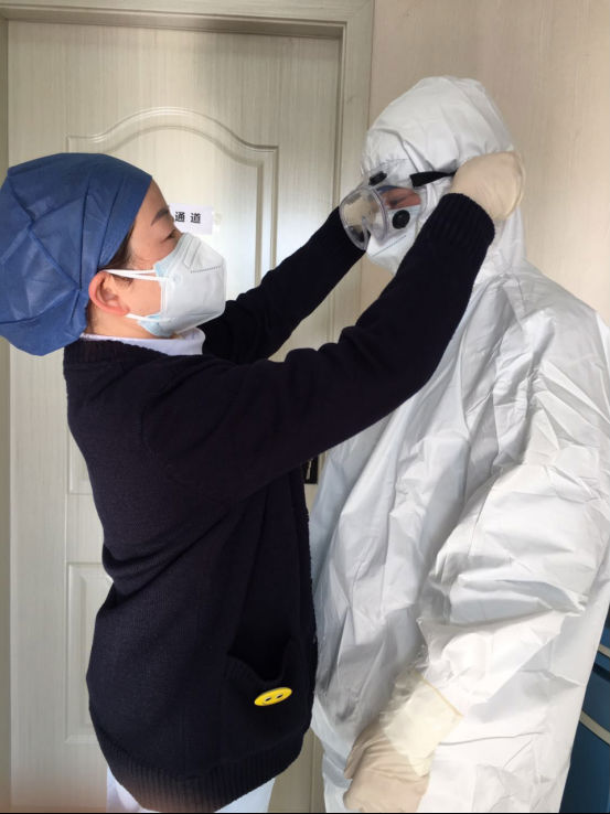 来自抗“疫”一线的心灵感悟12|医患携手同心，守望欢聚“天明”